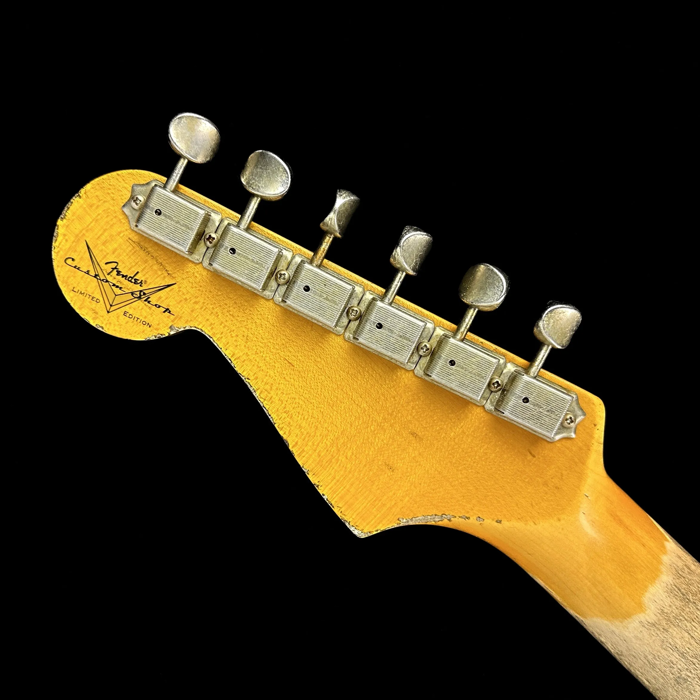 Fender Custom Shop Limited Edition 62 Strat Heavy Relic Faded Aged Sea Foam Green Over 3 Color Sunburst w/case