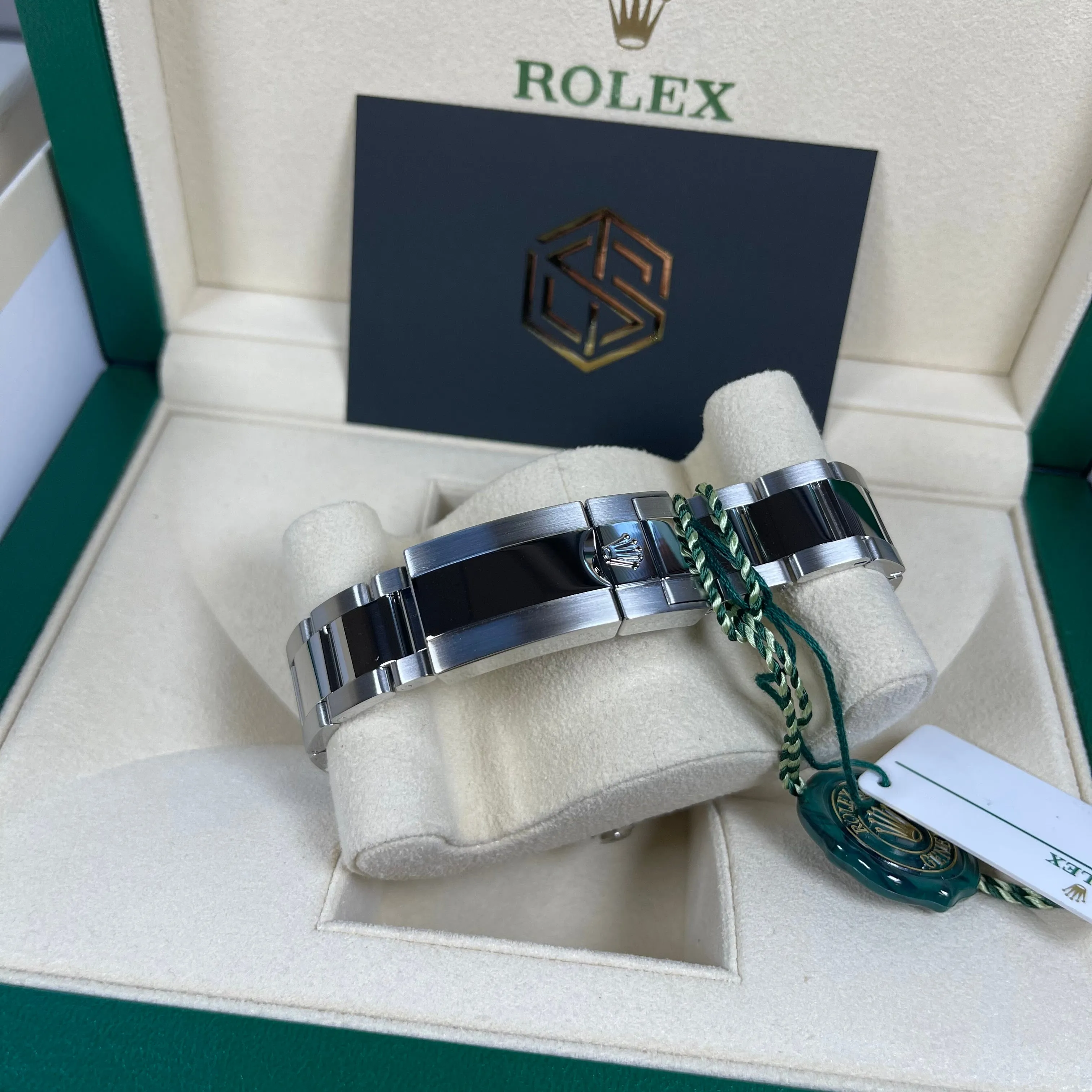 Rolex Yacht-Master 40 126622 Rhodium Dial 2021 Near Mint Condition Watch