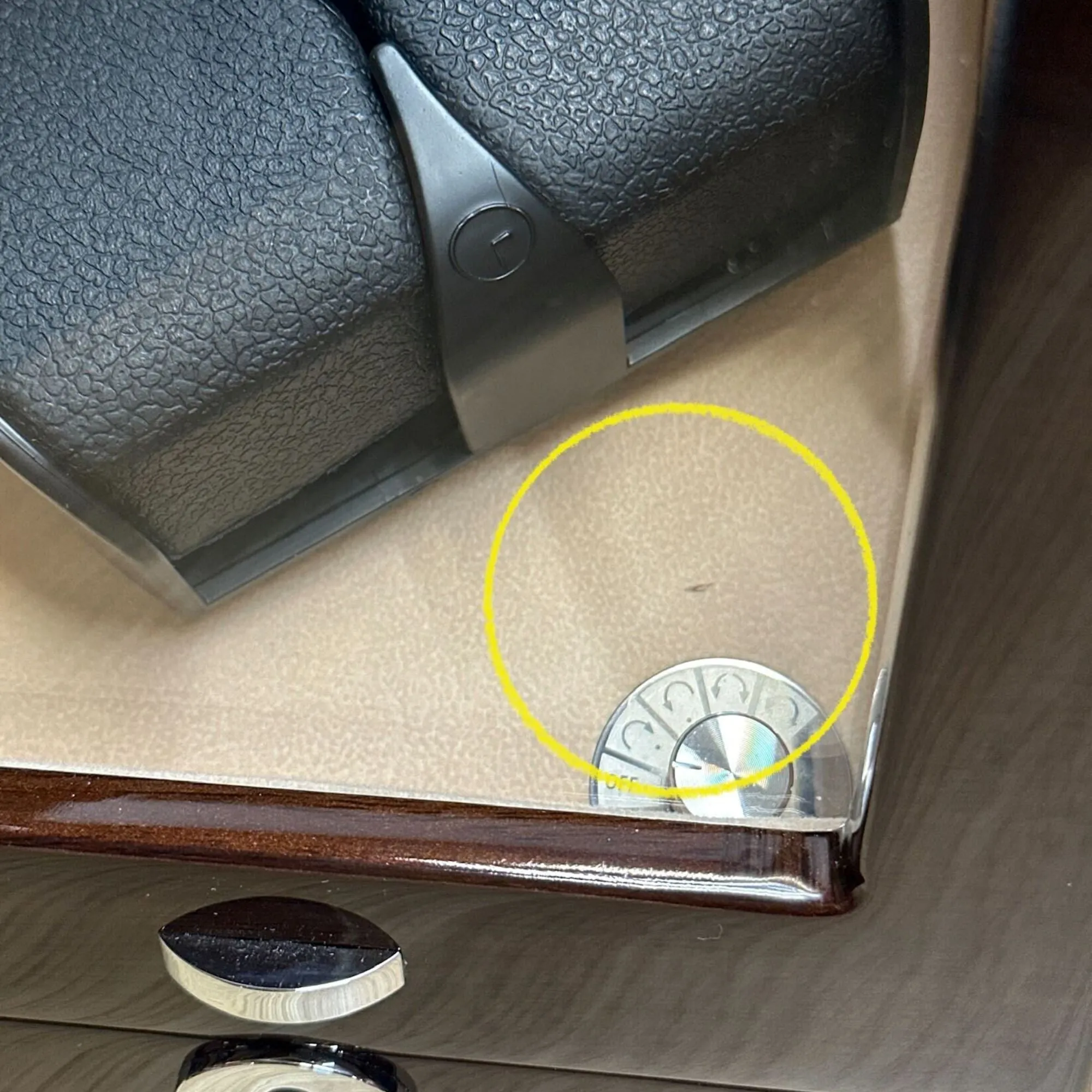 Seconds - Lindeman Mahogany Watch Winder Box for 2 Watches (Single Rotor)